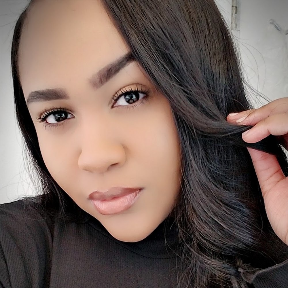 Meet your Posher, Joelle